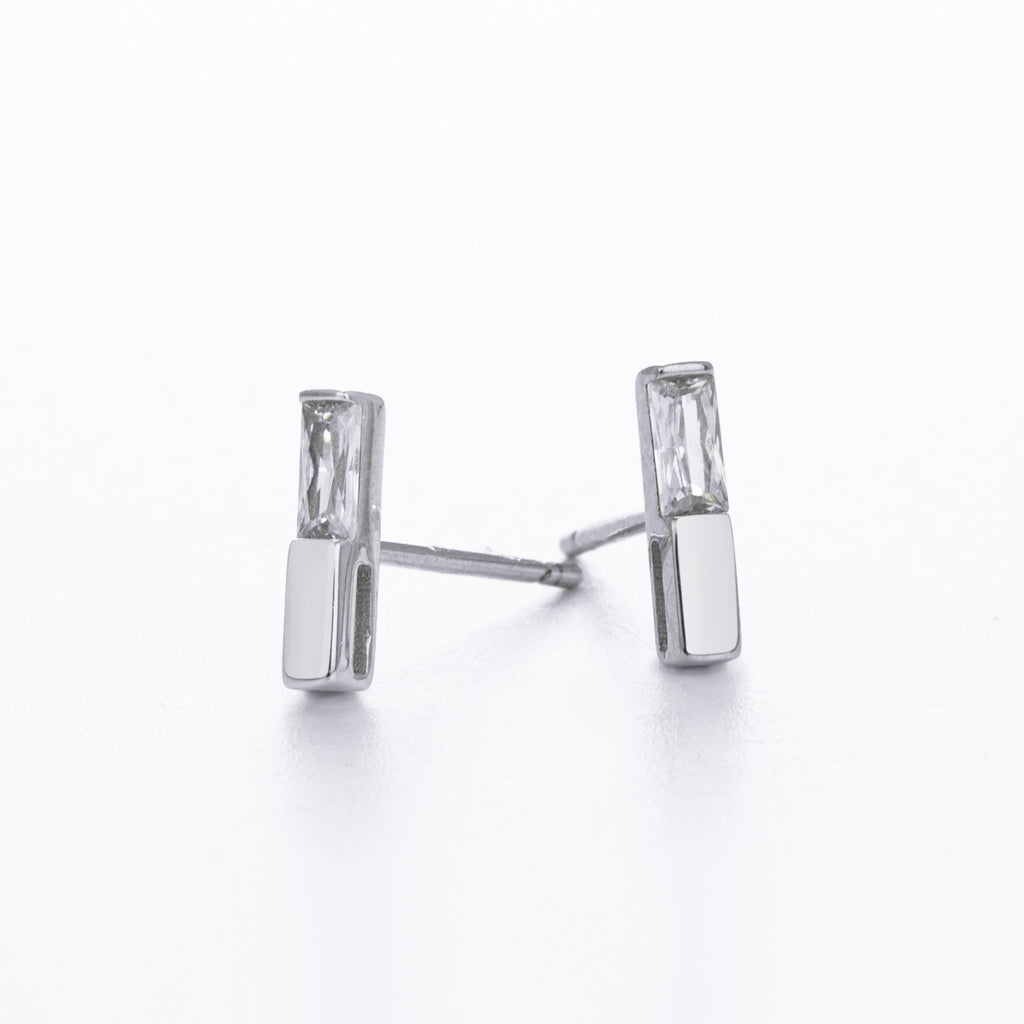 Damen Ohrstecker aus hochwertigem 925 Sterling Silber mit funkelnden Zirkonsteinen Shop Nory