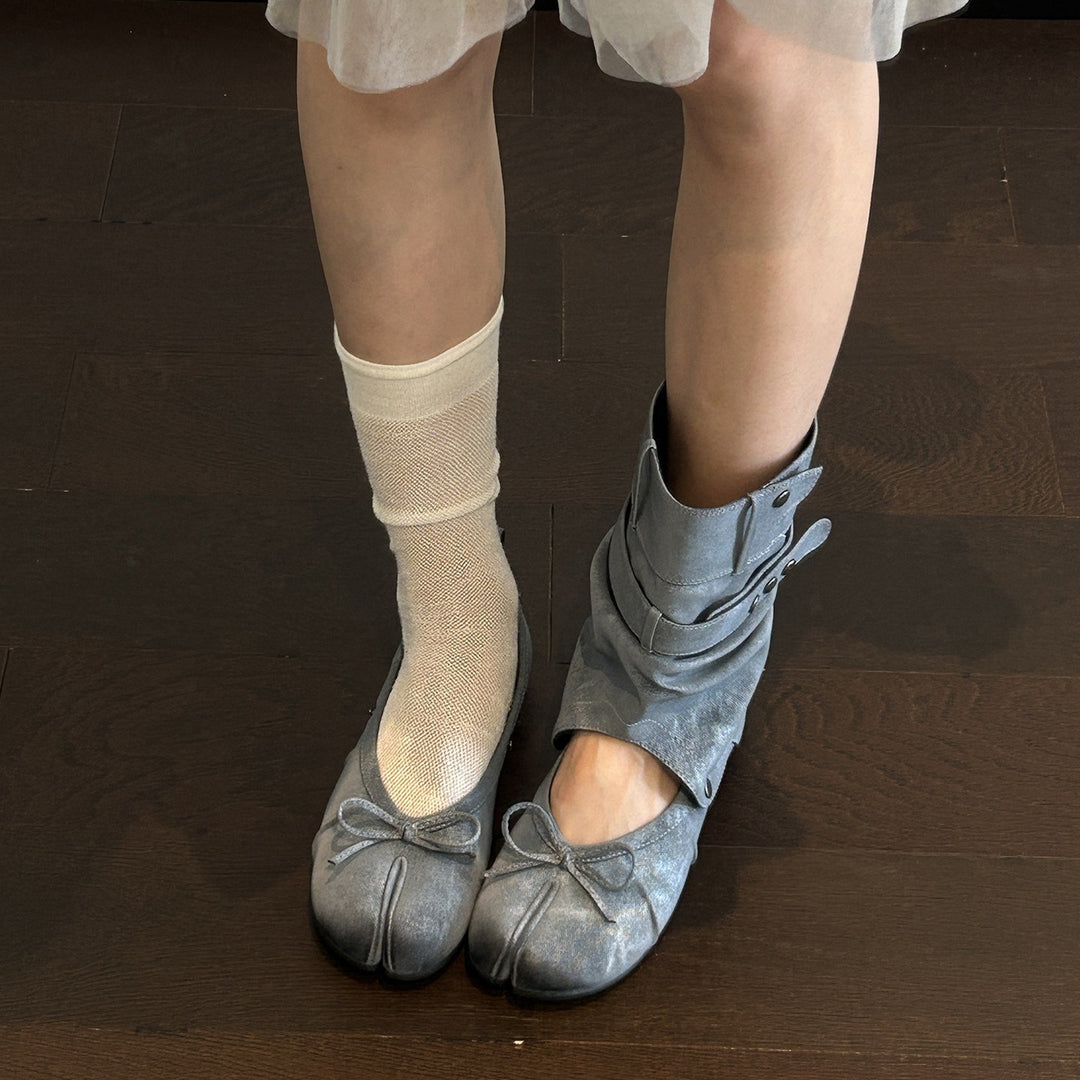 Damen Tabi-inspirierte Veloursleder-Ballerina mit Kappnaht und Schleifen-Detail Shop Nory