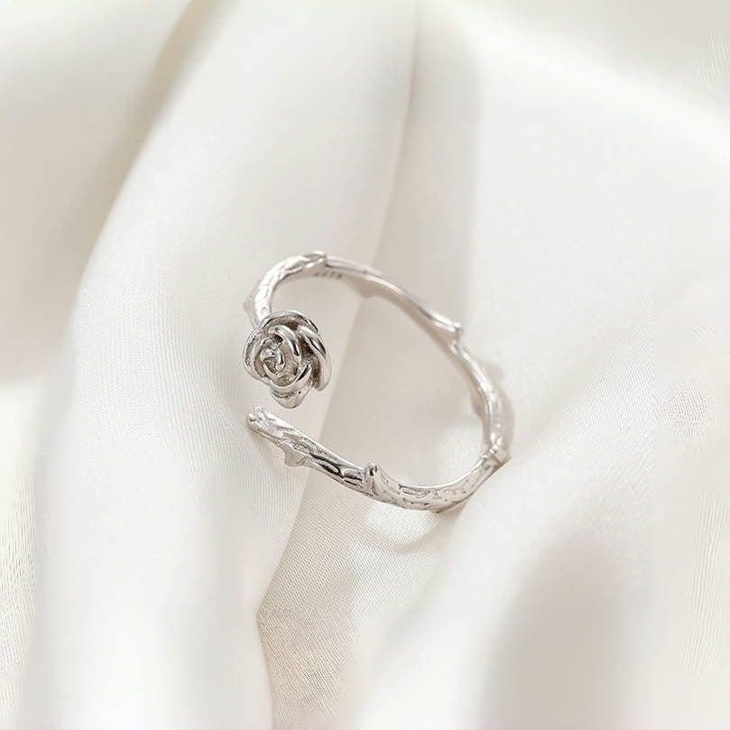 Damenring mit kunstvollem Rosendesign Shop Nory