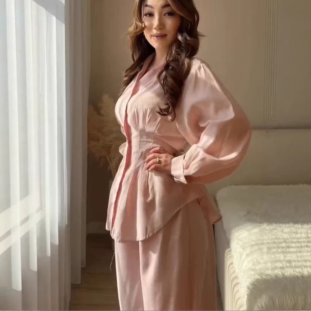 Damen Elegantes zweiteiliges Satin-Loungewear-Set mit taillierter Bluse und weitem Hosenbein Shop Nory