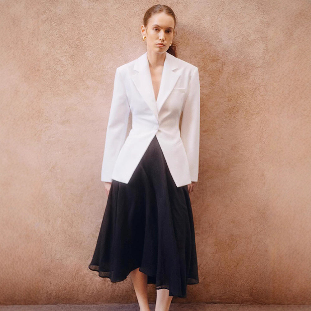 Damen Taillierter Blazermantel mit skulpturaler Schulterpartie und verlängerter Cropped‑Silhouette Shop Nory