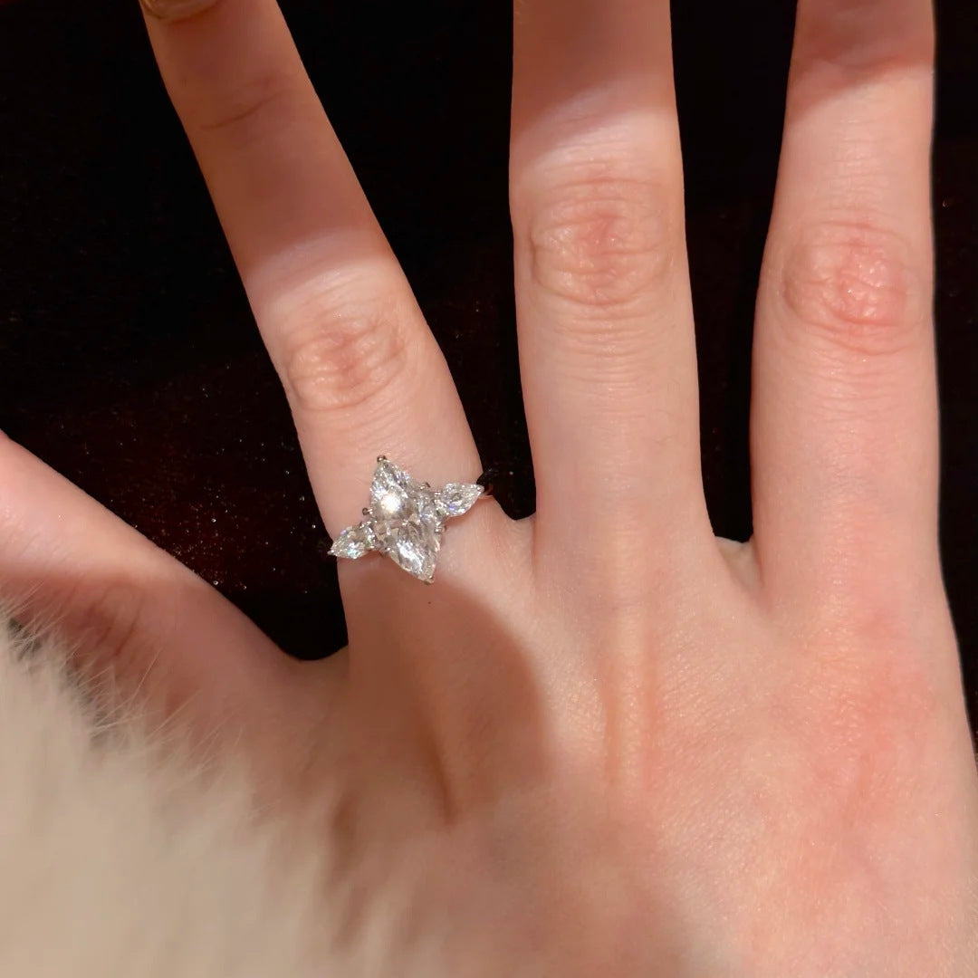 Damenring mit funkelndem Sternendesign und exquisiten Zirkonia-Steinen Shop Nory