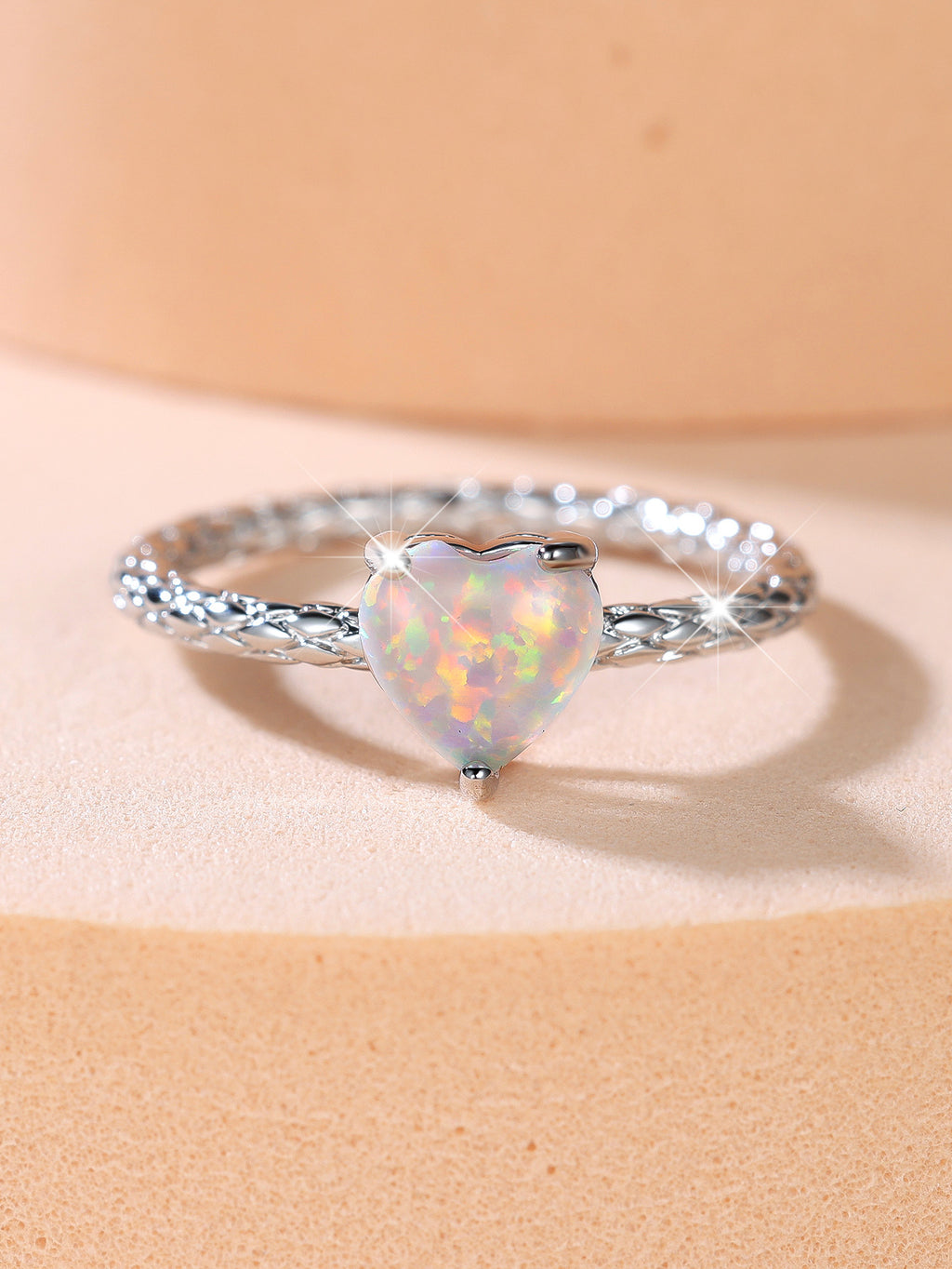 Damen Ring mit herzförmigem Opal-Steindetails Shop Nory