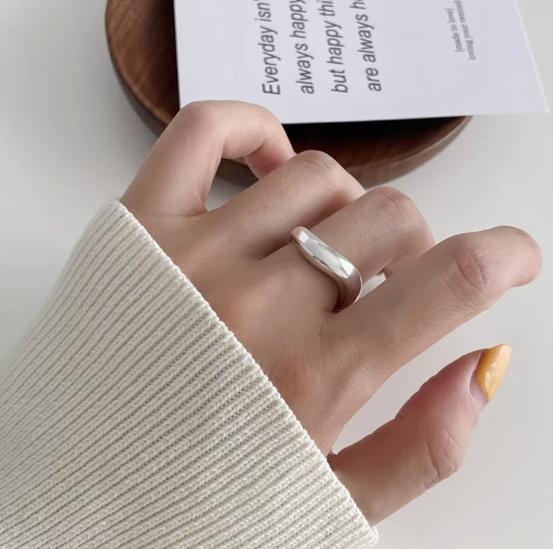 Damen modischer und stilvoller Ring mit geschwungenem Design Shop Nory
