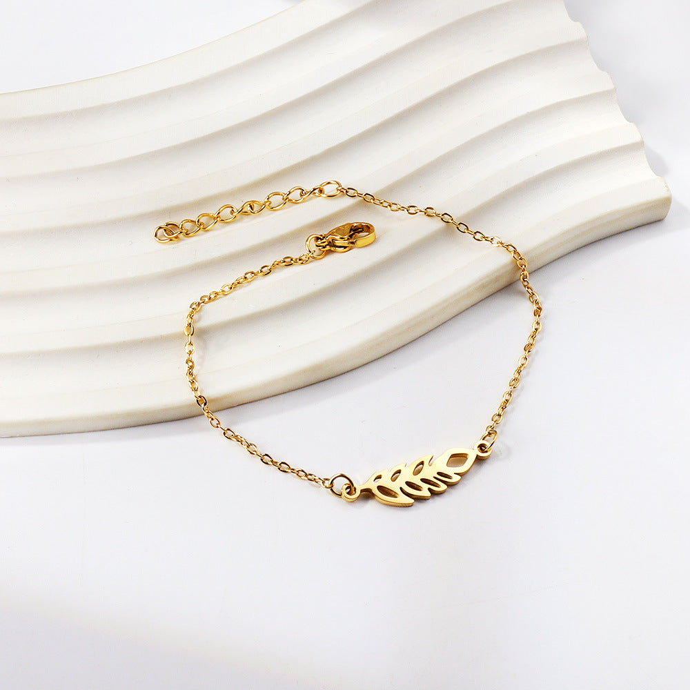 Damen edles Armband mit filigranen Schmetterlingsanhängern und Kristallakzenten Shop Nory