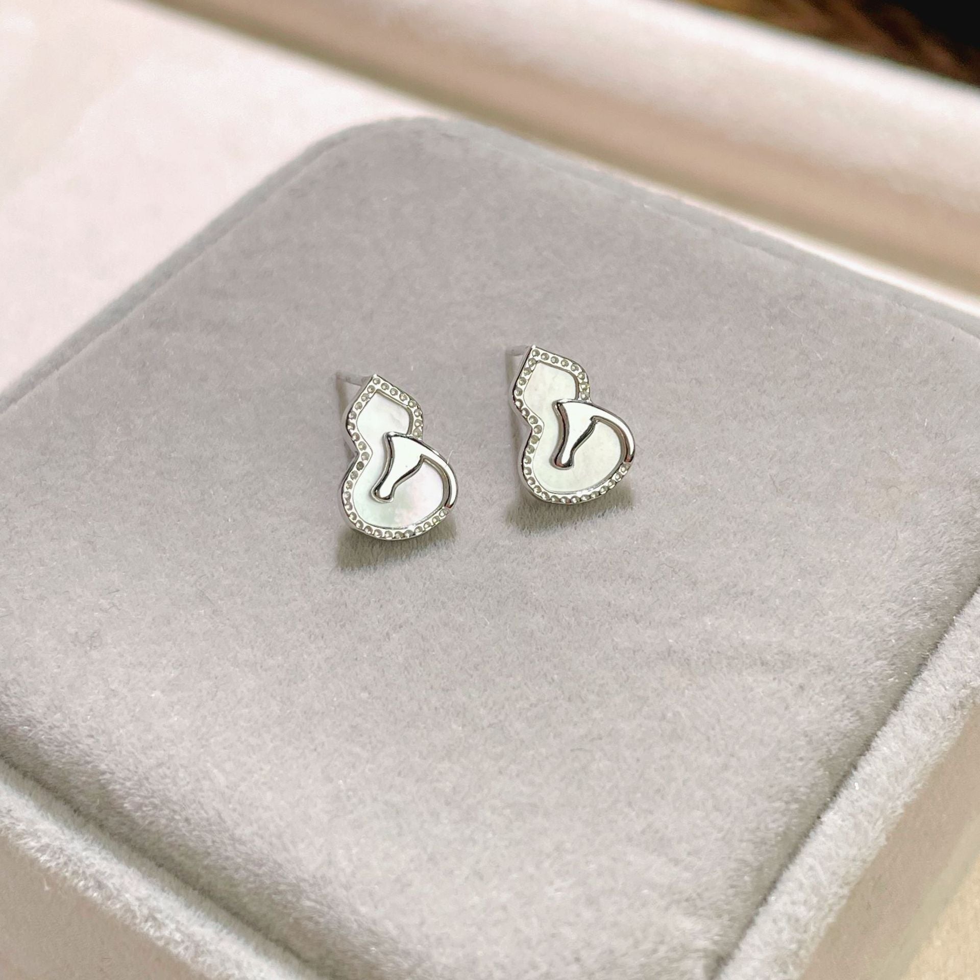 Damen Ohrstecker mit einzigartigem Muschel-Design Shop Nory
