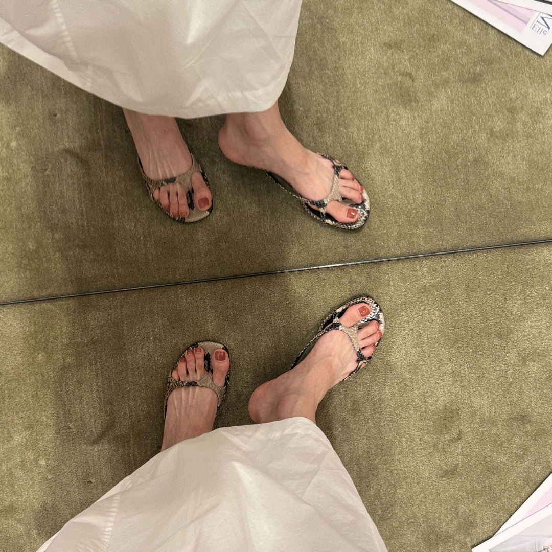 Damen Zehentrenner-Sandalen mit modischem Schlangenleder-Design und elegantem Absatz