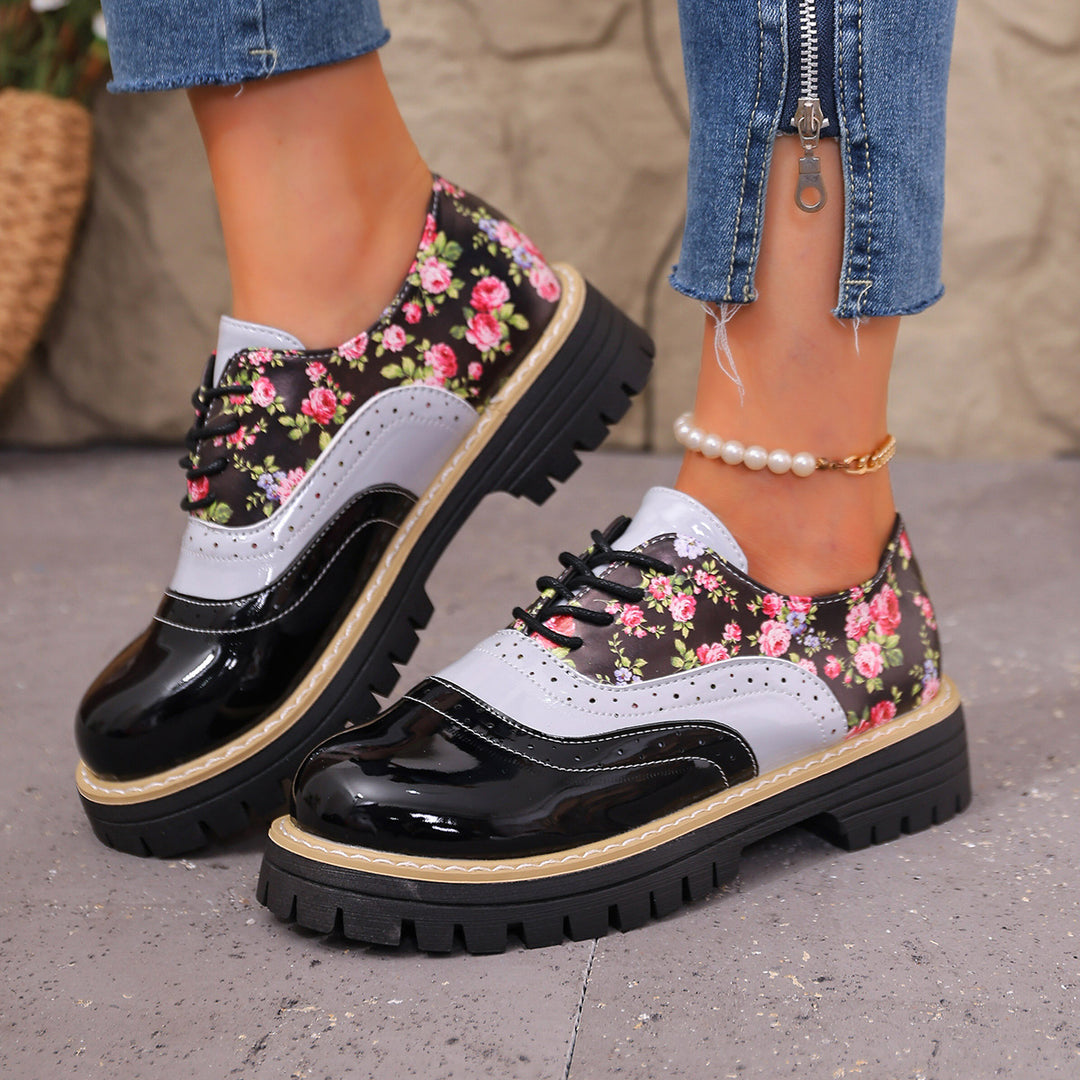 Damen Budapester-Schnürschuh mit floralem Print Lacklederbesatz und grober Profilsohle Shop Nory