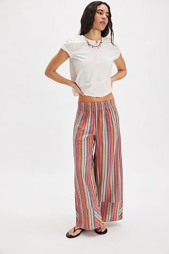 Gestreifte Hose mit weitem Bein