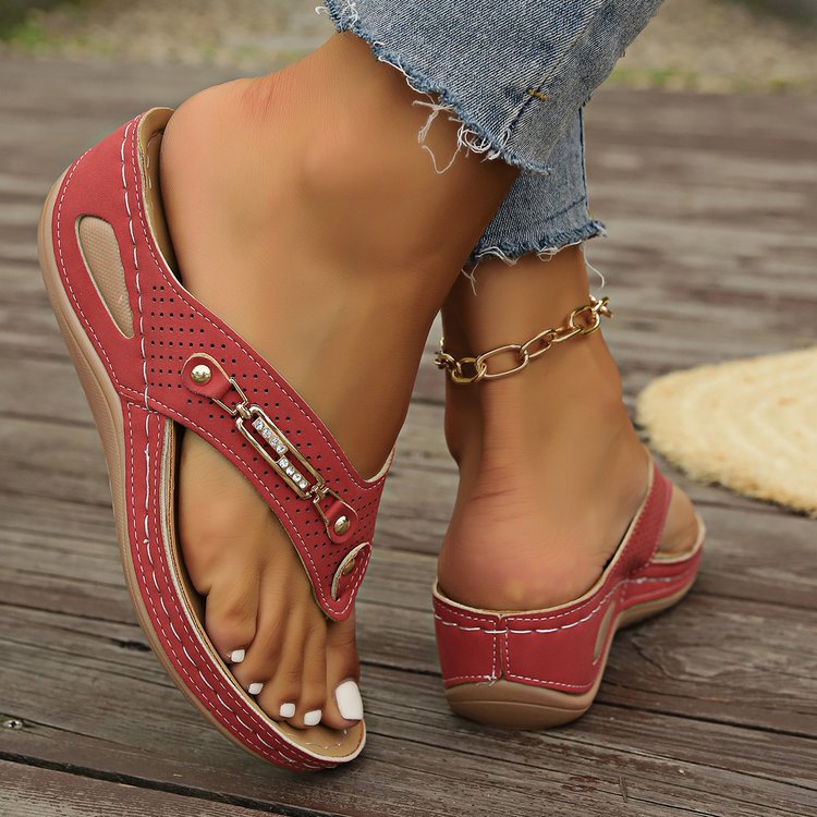 Damen Keil-Zehentrenner Sandalen mit perforiertem Obermaterial und gepolstertem Komfortfußbett Shop Nory