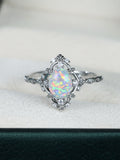 Damen Ring mit opalisierendem Opal und funkelnden Zirkonia-Details Shop Nory