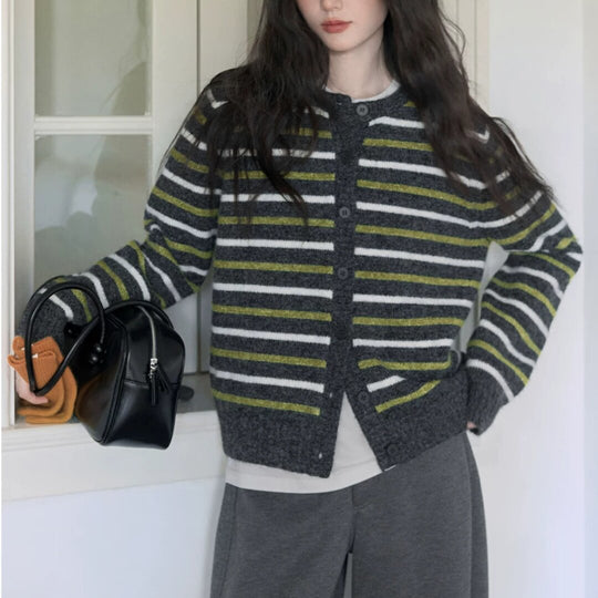 Damen Verspielte Strickjacke mit Streifen Shop Nory