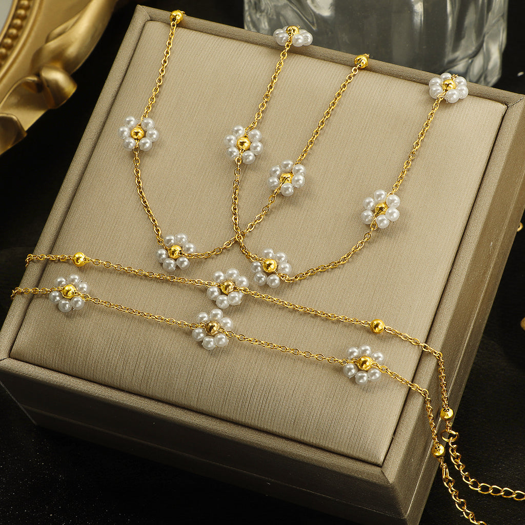 Damen elegante Halskette mit floralem Perlen-Design Shop Nory