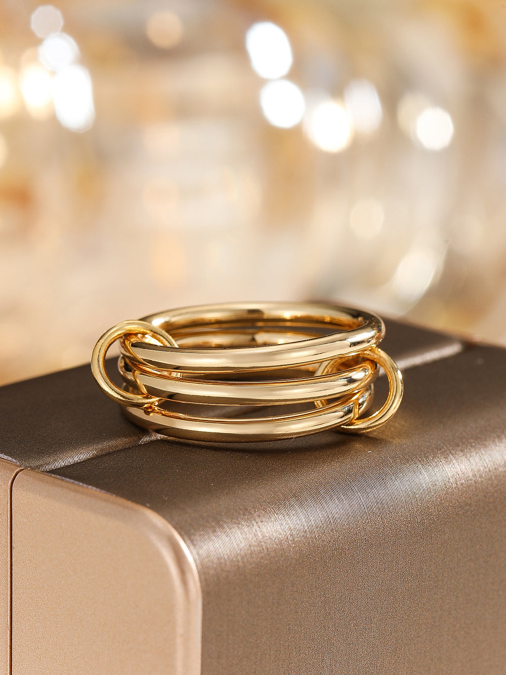 Damen Stapelring aus hochwertigem Edelstahl mit glänzender goldfarbener Oberfläche Shop Nory