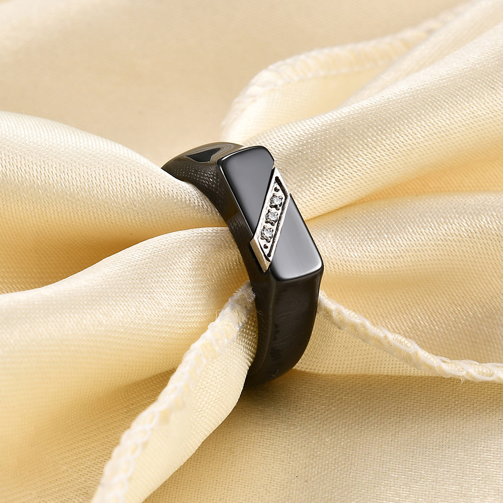 Herren Ring mit modernem, geometrischem Design und funkelnden Kristallakzenten Shop Nory