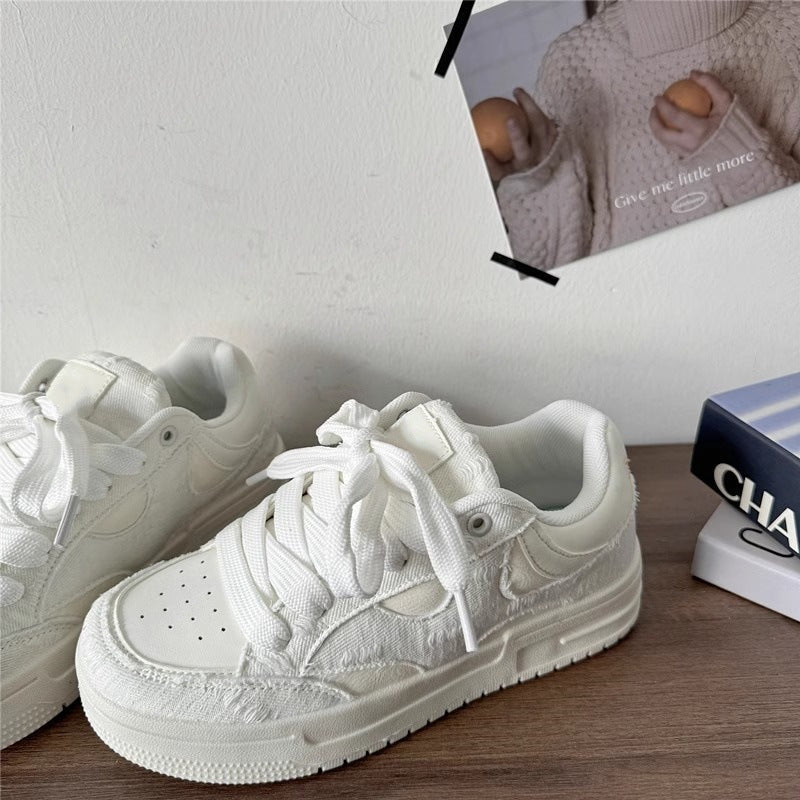 Damen Sneakers mit texturiertem Obermaterial und dämpfender Sohle