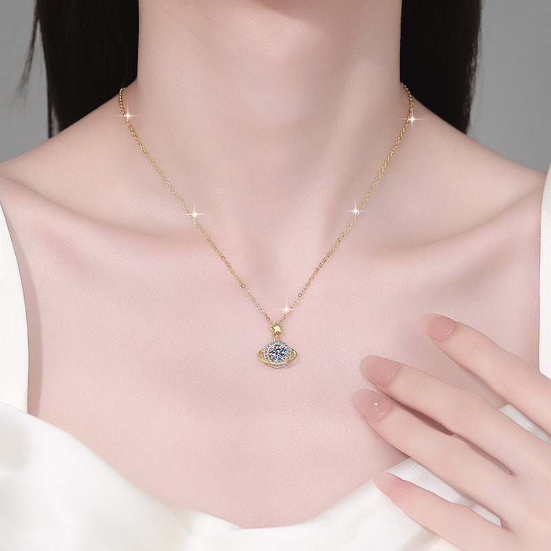 Damen Halskette mit funkelndem Planetaranhänger und hochwertigem Zirkonia Shop Nory