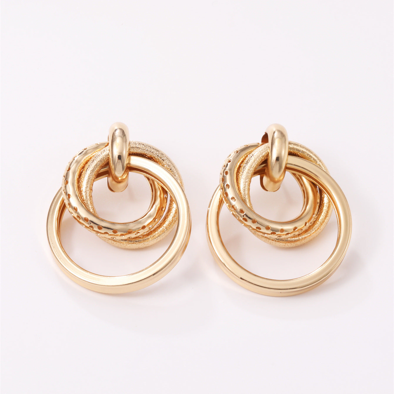 Damen Hängende Ohrringe mit elegantem, geschwungenem Ringdesign Shop Nory