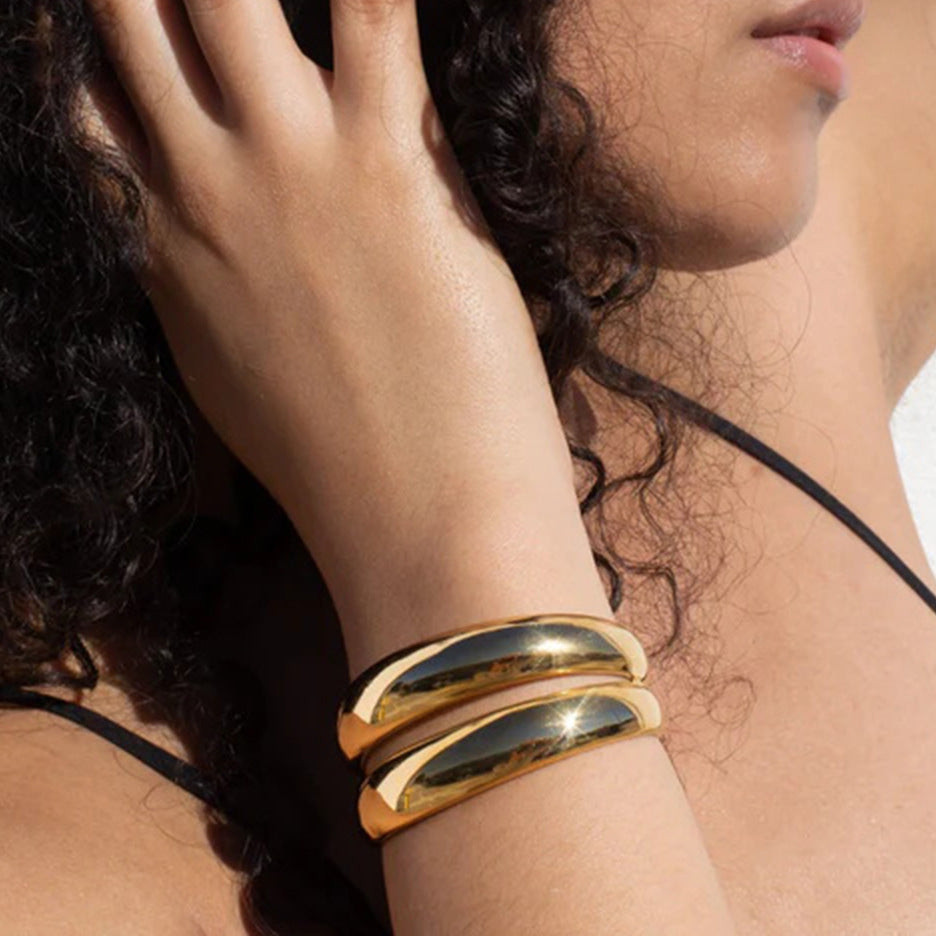 Damen Offenes Armreif mit elegantem Wellen-Design aus Edelstahl Shop Nory