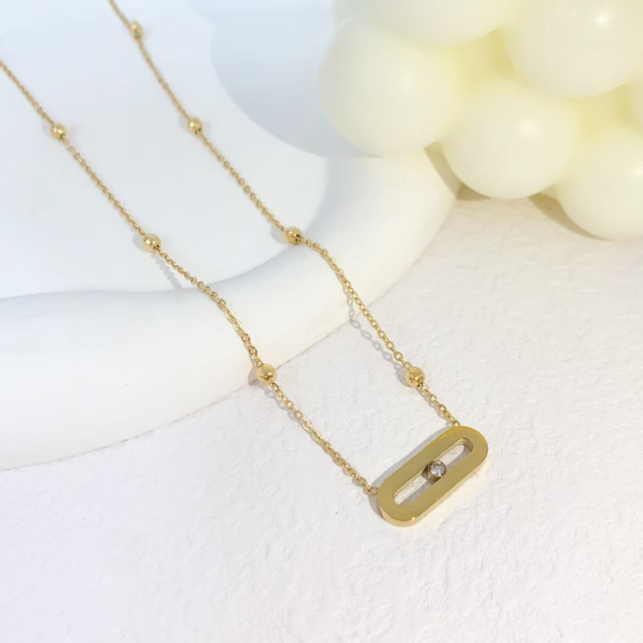Damen Halskette mit modernem Oval- und Zirkonia-Anhänger Shop Nory