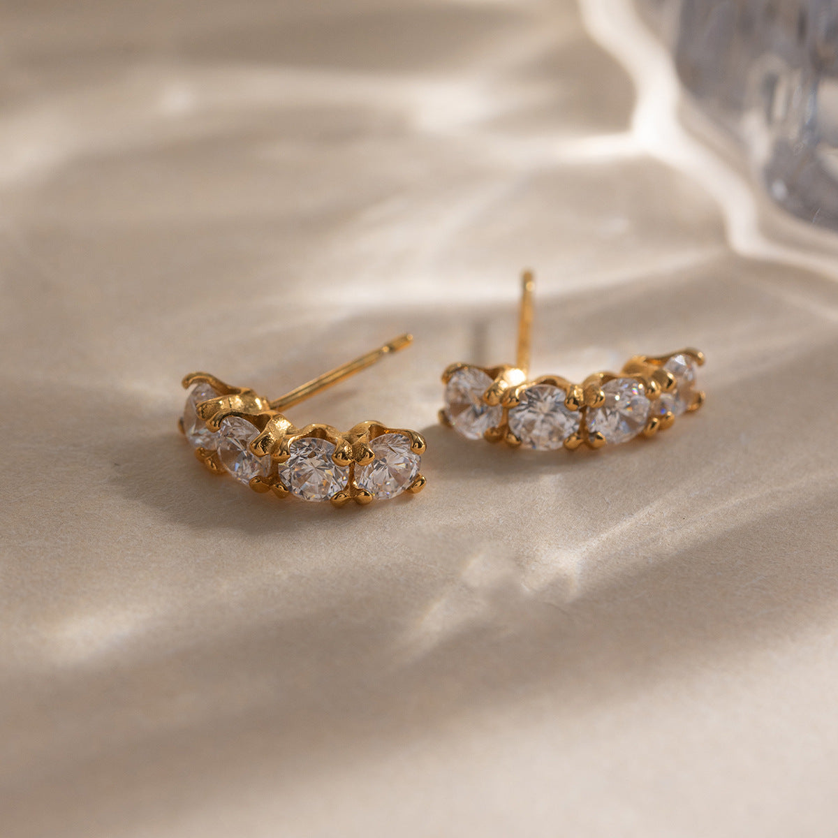 Damen Ohrhänger mit eleganten, hypoallergenen Zirkonia-Details Shop Nory