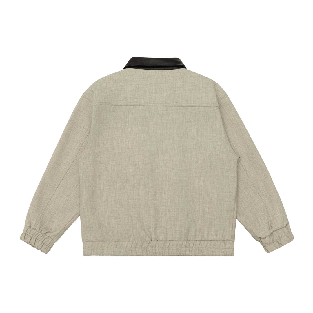 Unisex Boxy-Workwear-Blouson mit lederbesetztem Kragen, Utility-Taschen und elastischem Saum Shop Nory