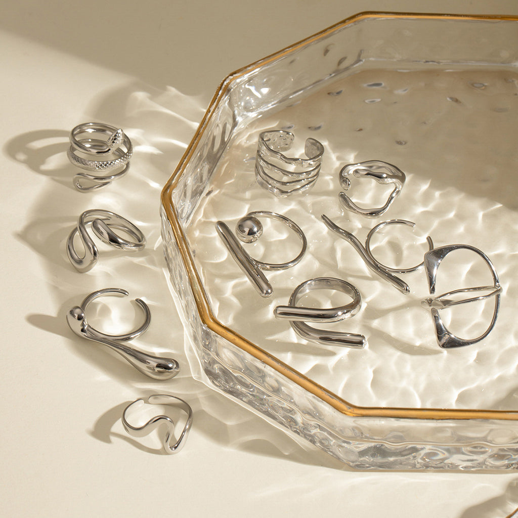 Damen Offener Ring mit modernem, geschwungenem Design und Zirkonia-Akzent Shop Nory