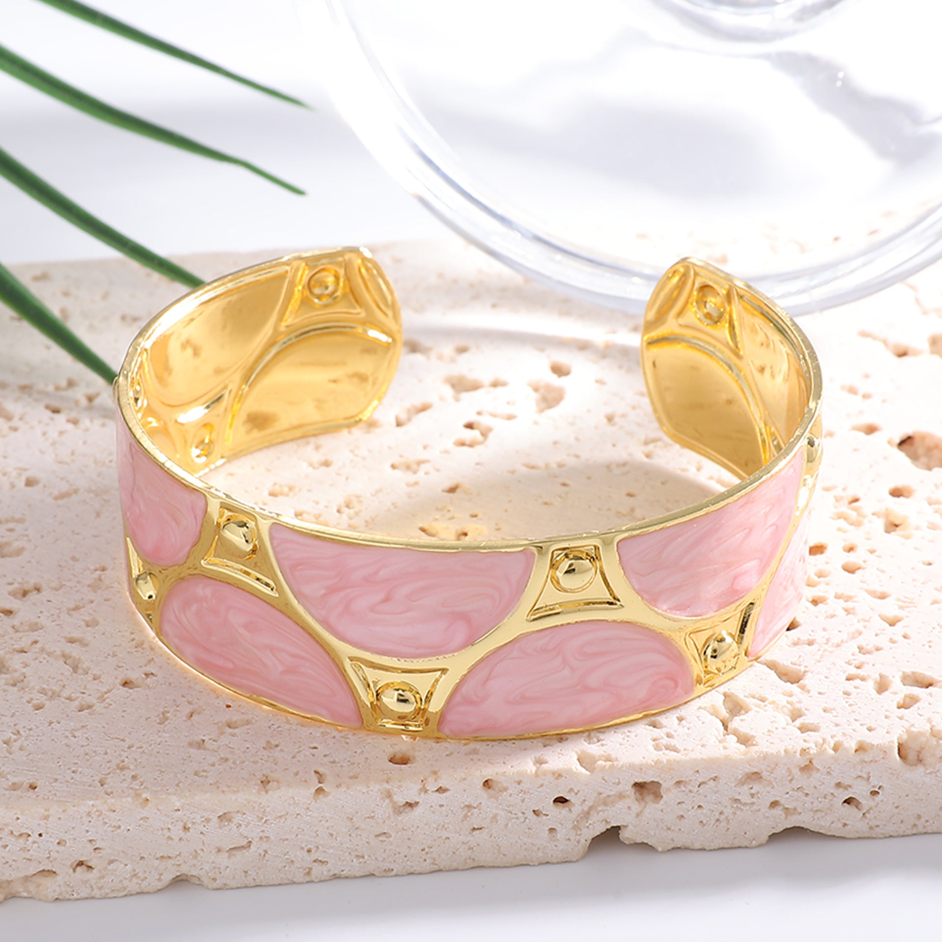 Damen Armreif mit kunstvollem Design Shop Nory