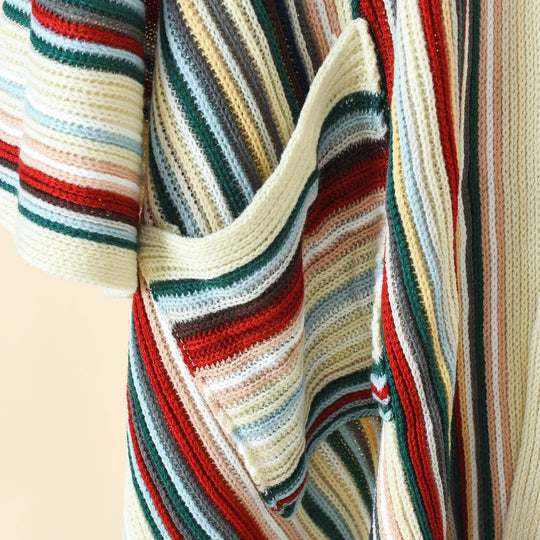 Damen Gestreifter Strickponcho mit Fransen und Eingrifftaschen Shop Nory