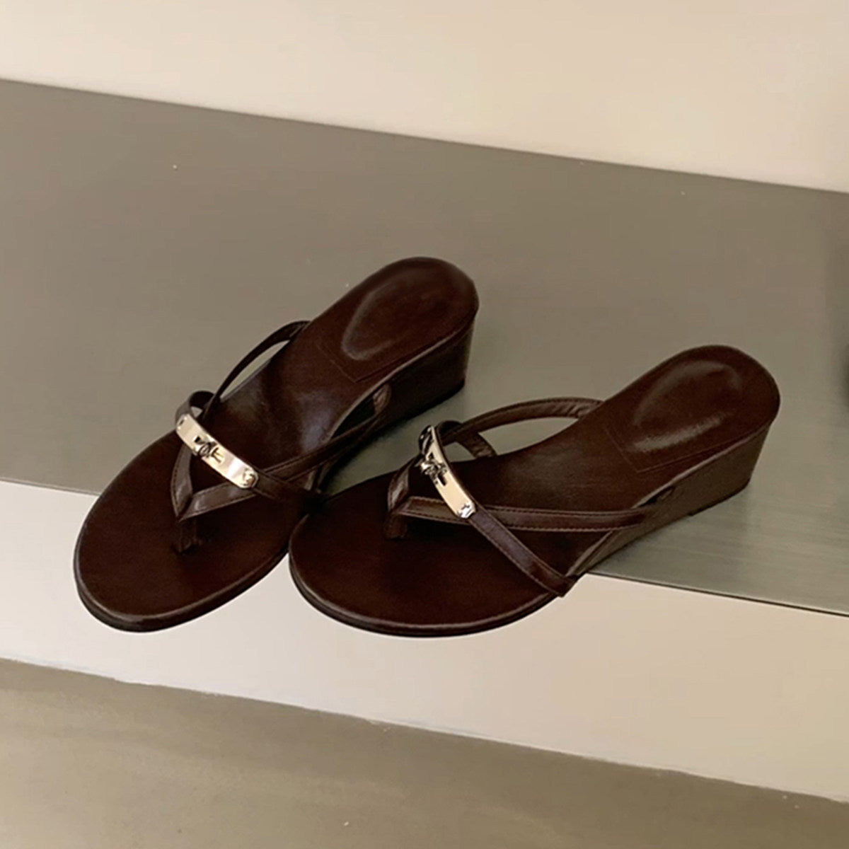 Damen Elegante Wedge-Sandalen mit modischem Riemchen-Design