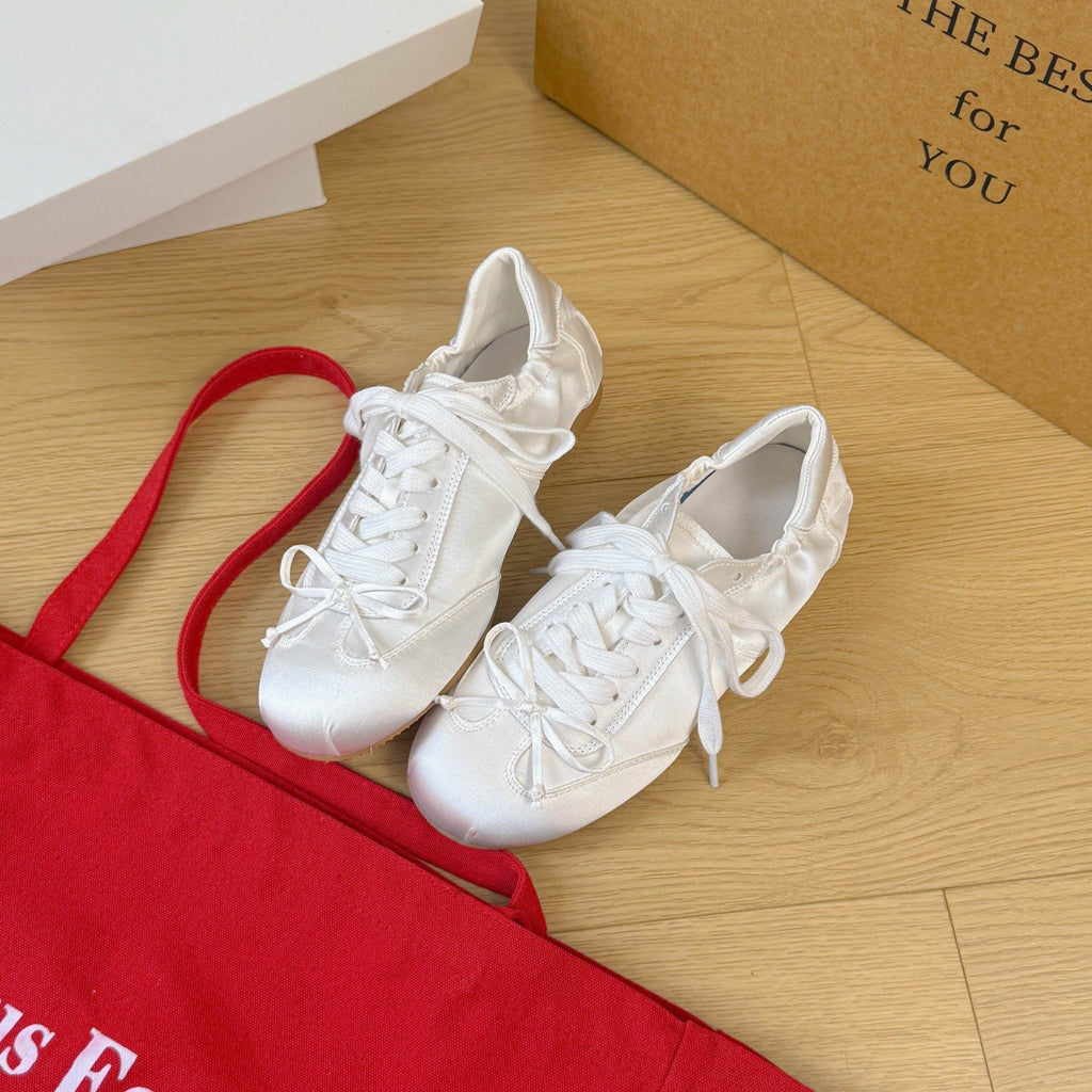 Damen Modische und komfortable Sneakers mit Satin-Oberfläche