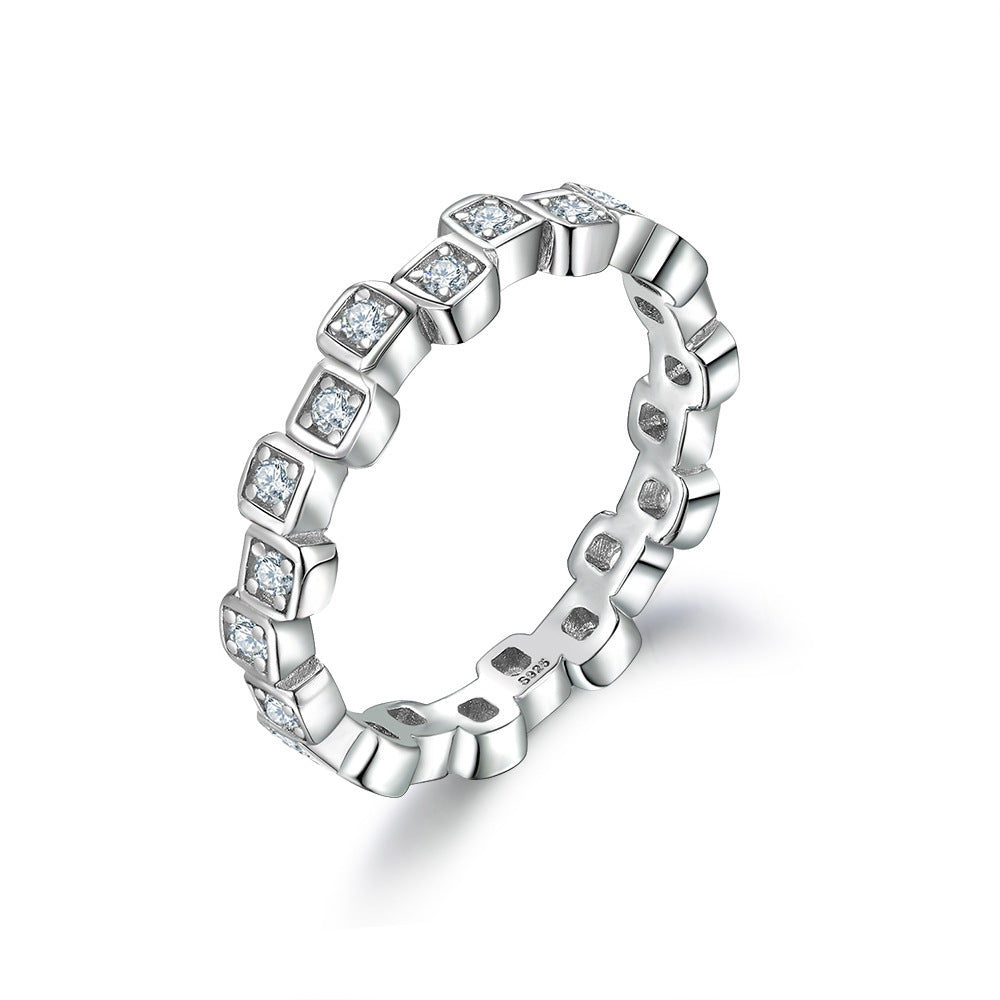 Damen Schmuckset mit Herzohrringen, funkelndem Ring und eleganter Halskette Shop Nory