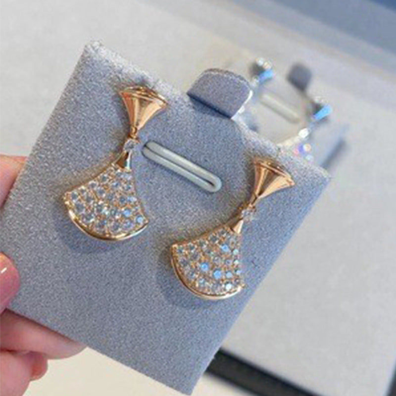 Damen Ohrringe mit funkelndem Fächerdesign und hochwertiger Zirkonia-Besetzung Shop Nory