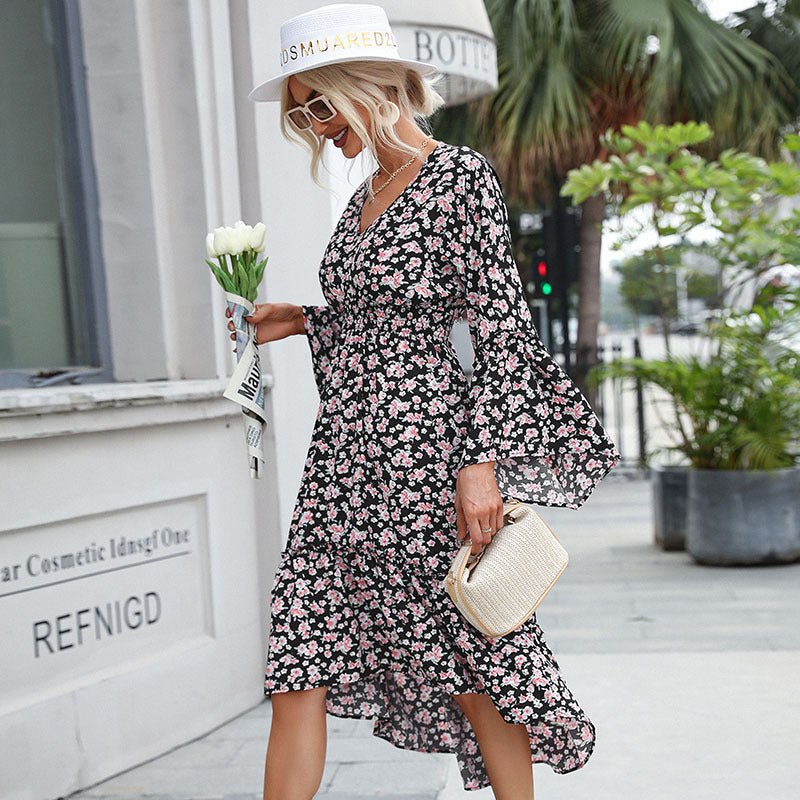 Damen Midikleid im Chiffon‑Look mit floralem Print, V‑Ausschnitt, Glockenärmeln und Stufenvolant Shop Nory