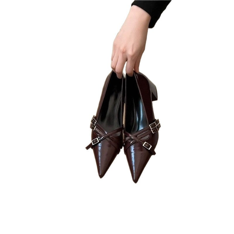 Damen Spitz zulaufende Block-Absatz Pumps mit doppeltem Zierriemen Shop Nory