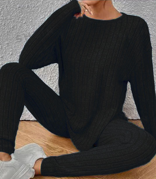 Damen Geripptes Feinstrick-Relax-Set mit Oversize-Pullover und schlanker Joggerhose Shop Nory