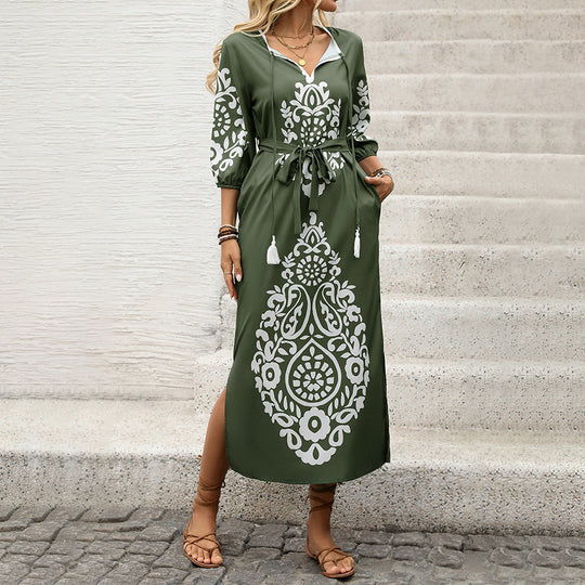 Damen Maxikleid mit Ethno‑Print, V‑Ausschnitt, knöchellanger Schnitt und Bindegürtel Shop Nory