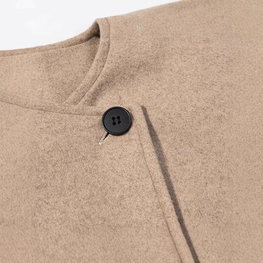 Damen Kurz geschnittene Wollmix-Boxy-Jacke mit asymmetrischer Knopfleiste Shop Nory