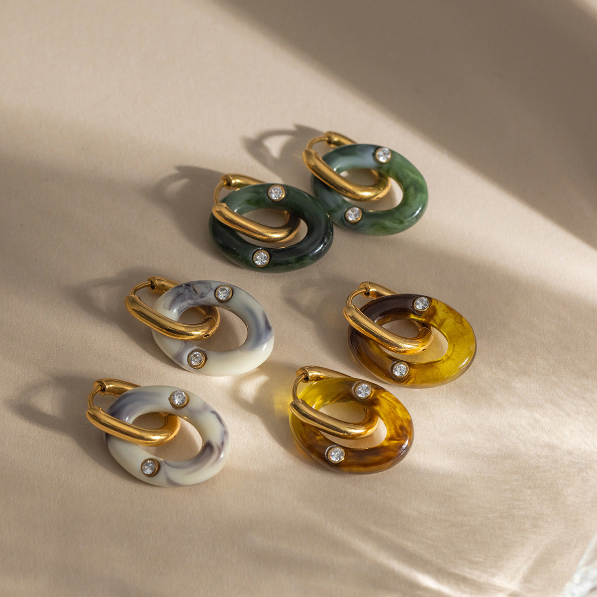 Damen Ohrhänger mit grünem Jade-Design und funkelnden Zirkonia Shop Nory