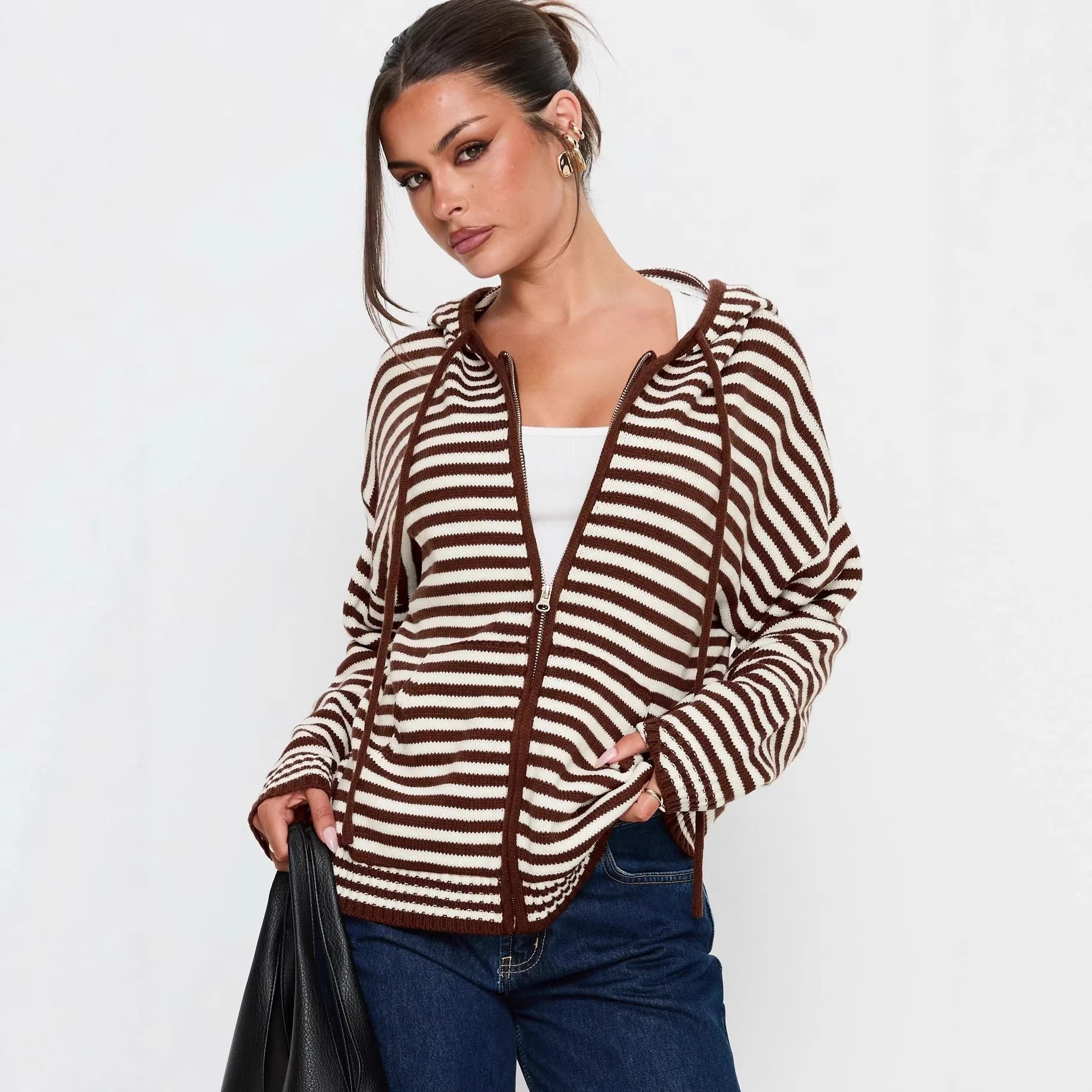 Damen Cardigan im gestreiften Design mit hochwertigem Reißverschluss und lässigem Schnitt Shopnory