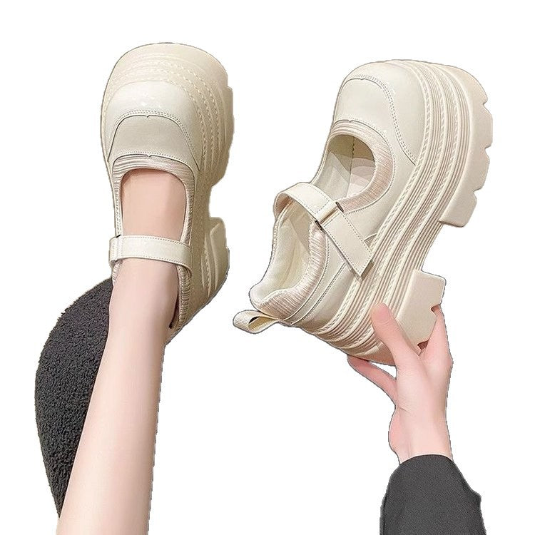 Damen Plateau-Mary-Jane Schuhe mit glänzender Oberfläche und verstellbarem Riemen