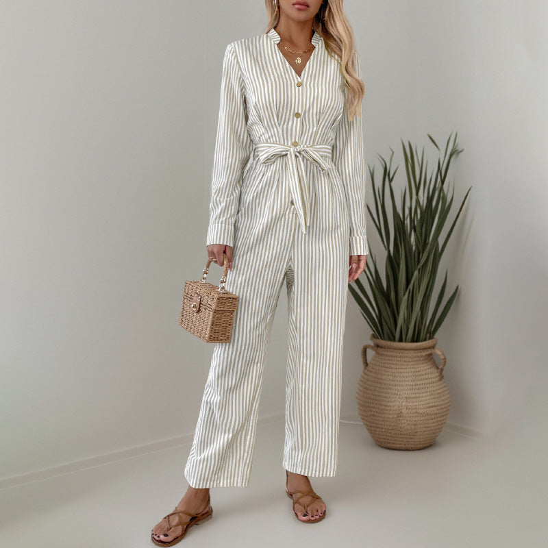 Damen Eleganter Jumpsuit mit schmalem Gürtel und Knopfdetails