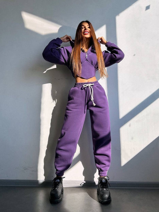 Damen Crop-Kapuzenjacke mit Korsagennaht und High-Waist Jogginghose Shop Nory