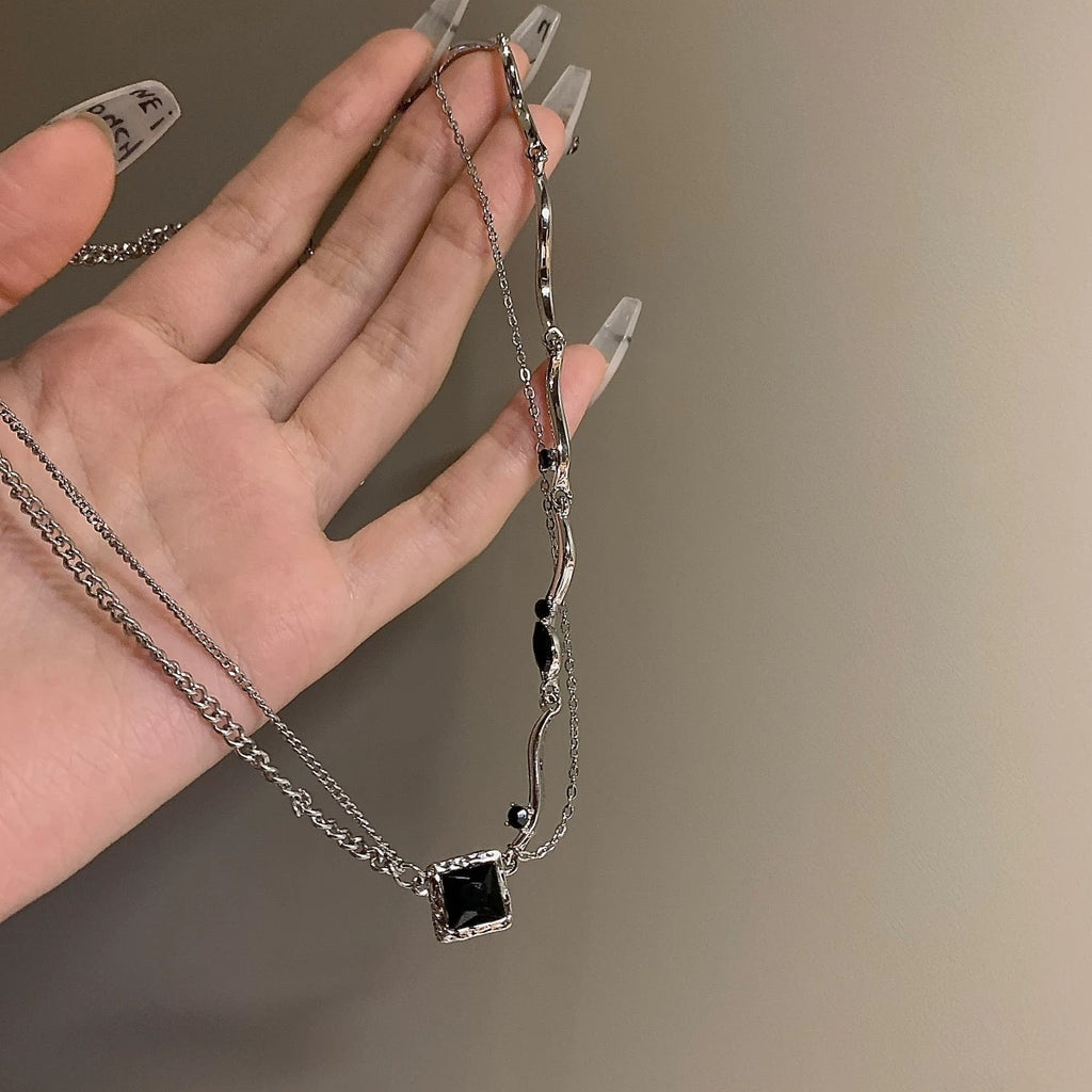 Damen Doppelstrang-Halskette mit eleganten schwarzen Ziersteinen Shop Nory