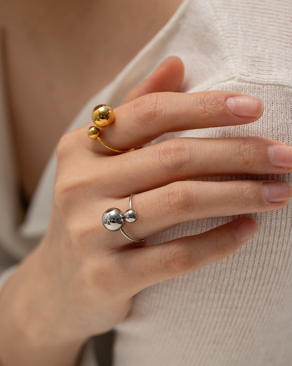Damen Offener Ring mit stilvollem Kugel-Design Shop Nory