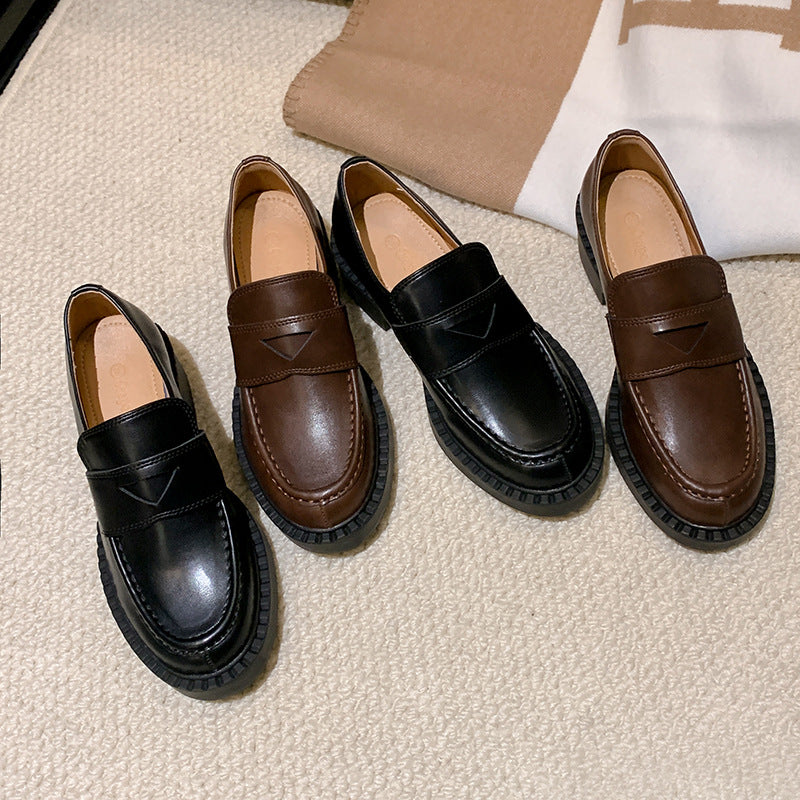 Damen Zeitlose Penny‑Loafer mit profiliertem Gummirand und Mokassin‑Naht Shop Nory