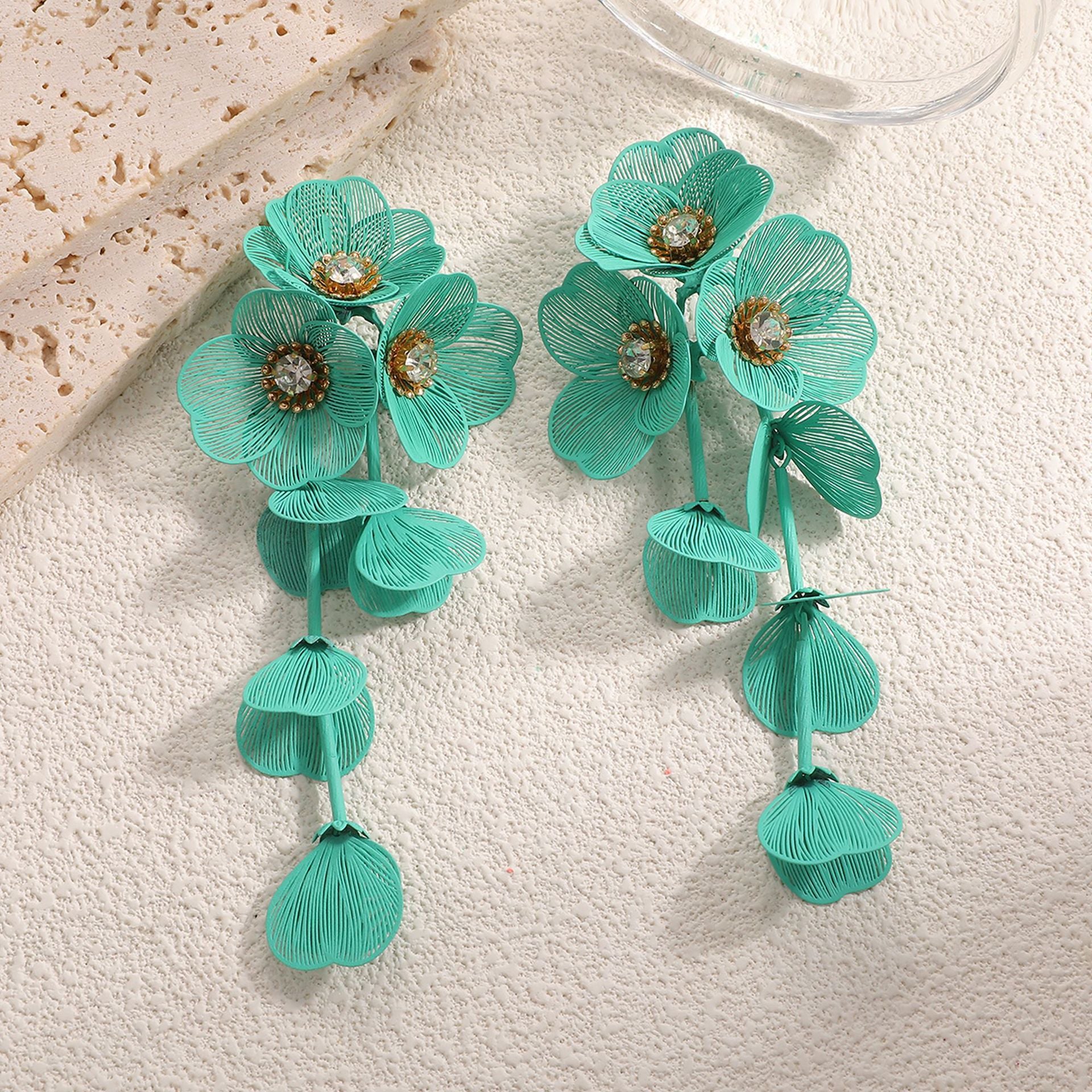 Damen Ohrhänger mit kunstvollem Blumenmuster Shop Nory