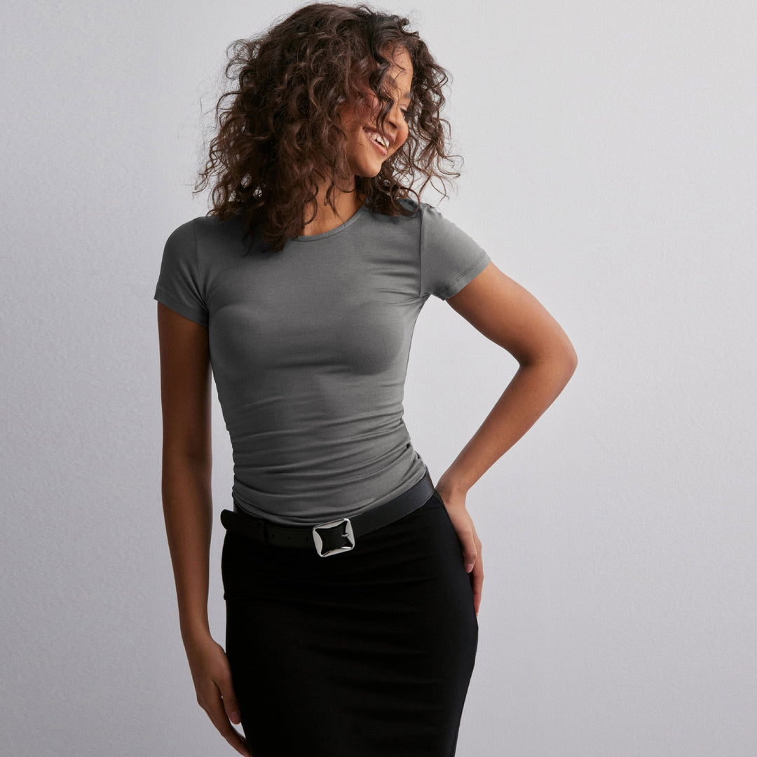 Damen Slim Fit T-Shirt aus hochwertigem Baumwollmix mit elastischem Stretch