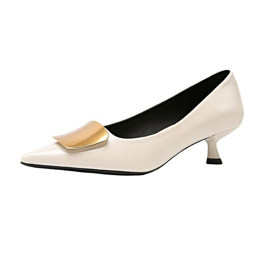 Damen Spitz zulaufende Kitten‑Heel Pumps mit dekorativer Metall‑Vorderkappe Shop Nory