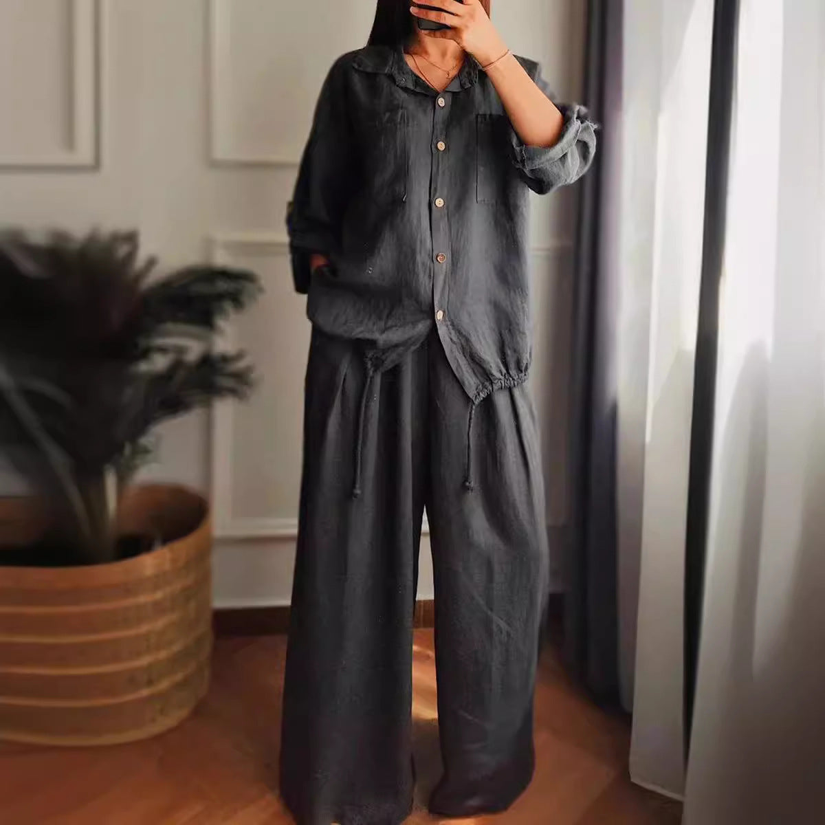 Damen Leinen-Set mit weiten Hosen undlässiger Bluse